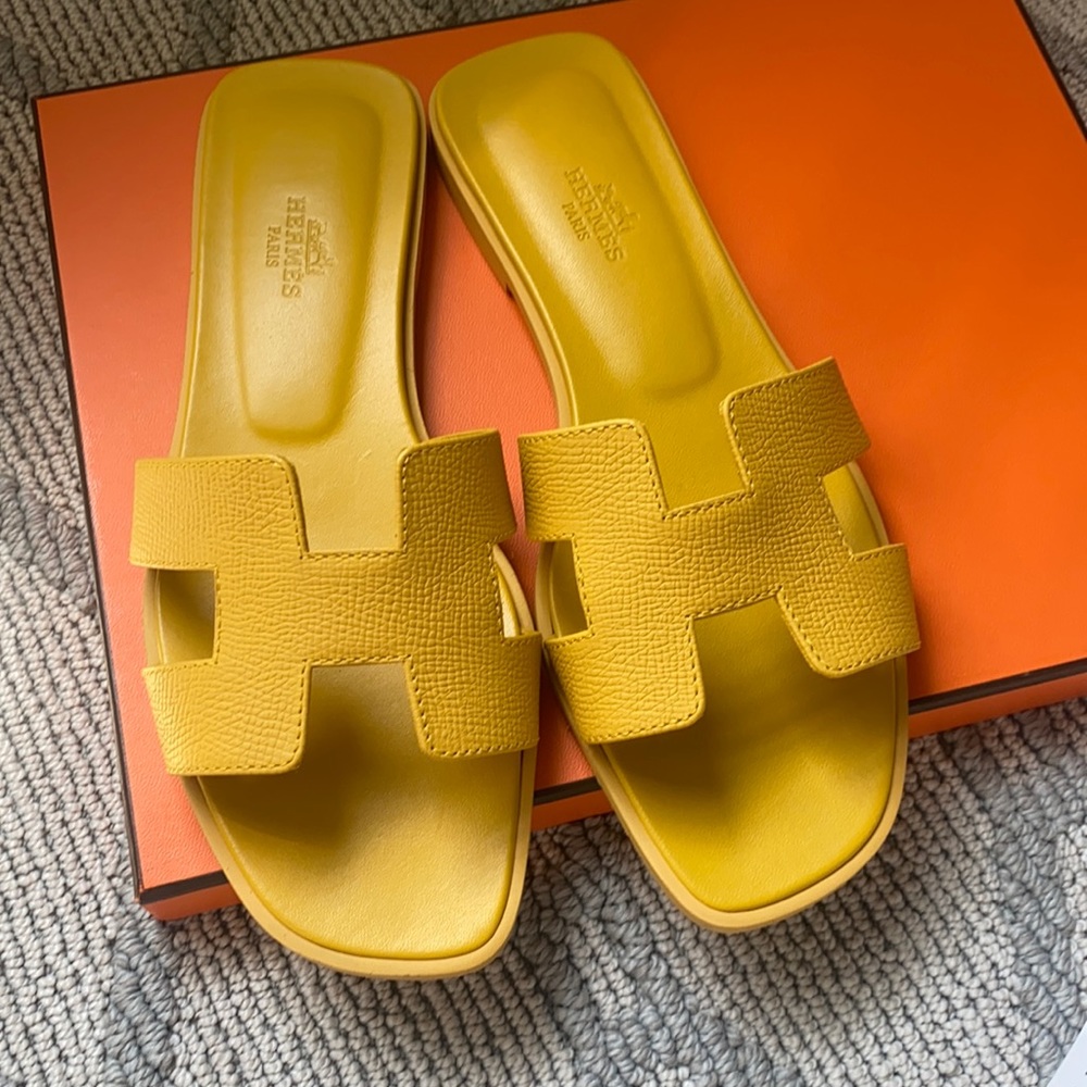 ⭐️Hermes Oran Sandal Size 37⭐️